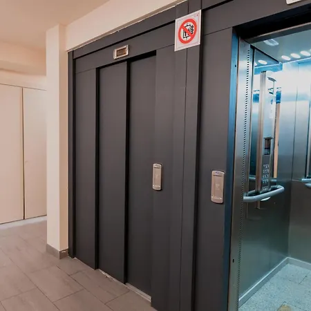 Pierre & La Merceria Hotel 3*